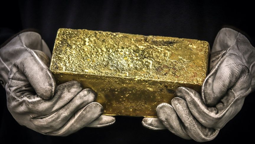 كيف ترى بنوك "وول ستريت" أسعار النفط والذهب في 2025؟