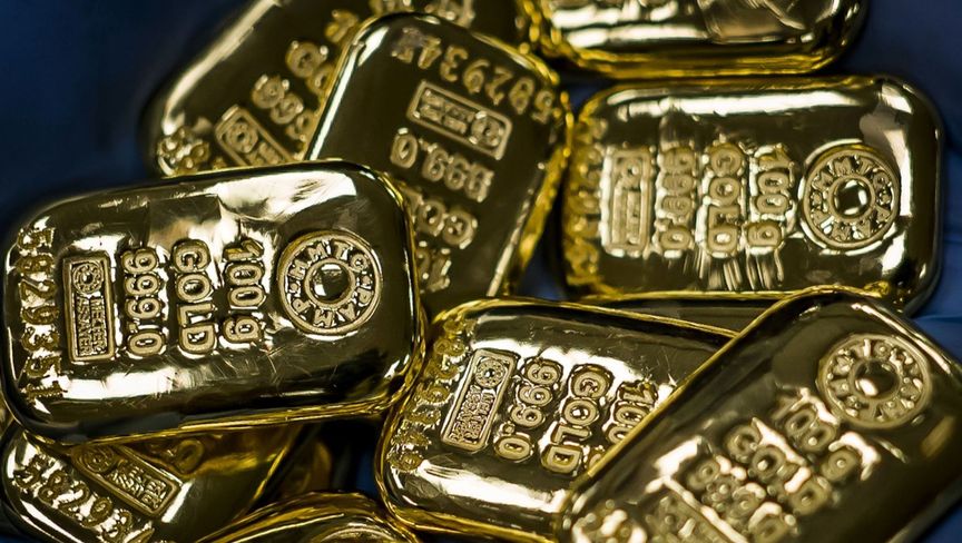 أسعار الذهب تتماسك فوق 2900 دولار بسبب توقعات الفائدة والحرب التجارية