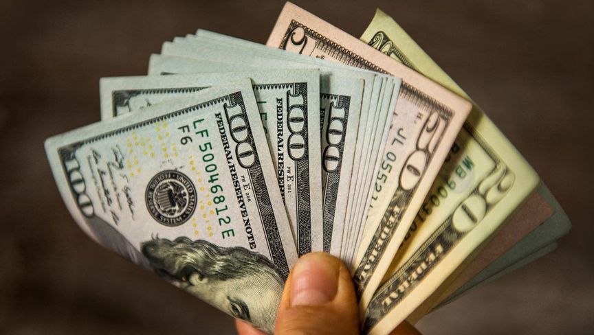 الدولار وأول 100 يوم من رئاسة ترامب.. أسوأ أداء منذ نيكسون