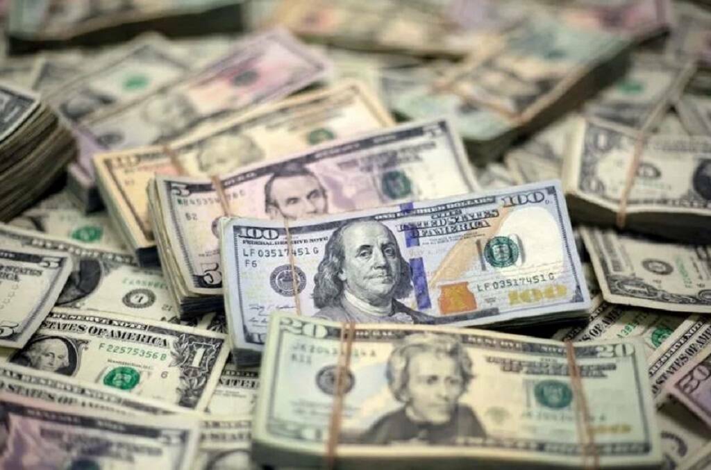 سعر الدولار مقابل الجنيه يتراجع في 8 بنوك مع نهاية تعاملات الأحد