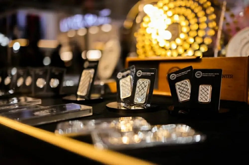 بي تي سي تراهن على الفضة وتعزز محفظتها بالبلاتينيوم