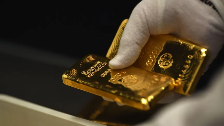 سعر الذهب يبلغ ذروة جديدة في ظل إغلاق حكومي في واشنطن