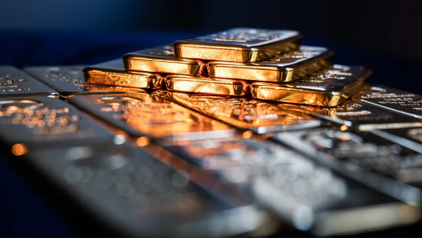 الذهب يستقر قرب ذروته وسط قلق من التراجع عقب الصعود الحاد