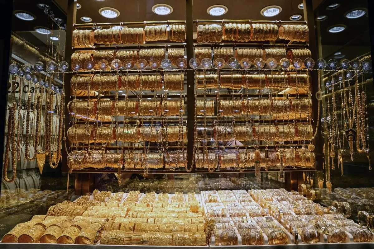 أسعار الذهب ترتفع بأكثر من 1% بعد تجاوز مستوى الـ 4000 دولار