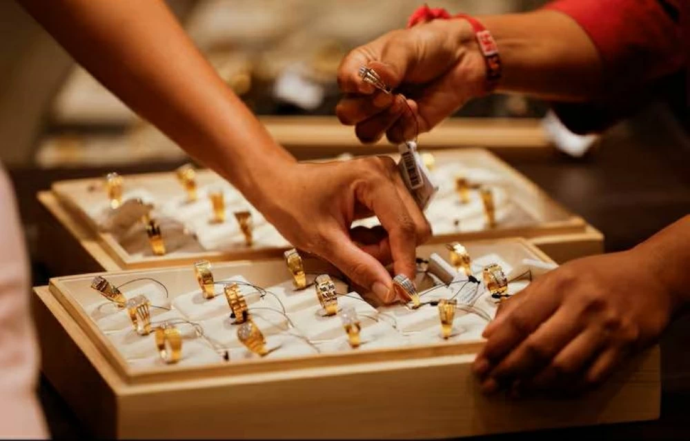 الذهب يشتعل والفضة تلحق به.. العالم يهرب إلى الملاذ الآمن