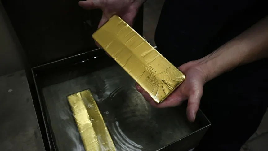 الذهب يرتد بعد خسائر حادة وسط قلق من موجة صعود مفرطة