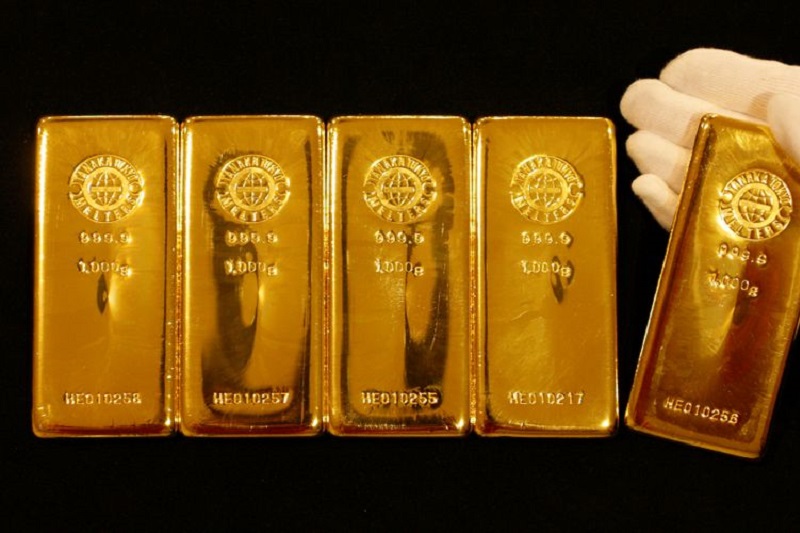 الذهب في حالة ترقب… هل يهبط أم يعاود الصعود؟