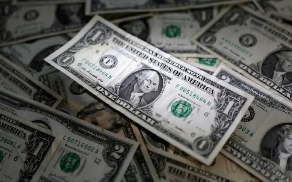 الدولار عند أعلى مستوى في أسبوع وسط شكوك حول فعالية «هدنة ترامب»
